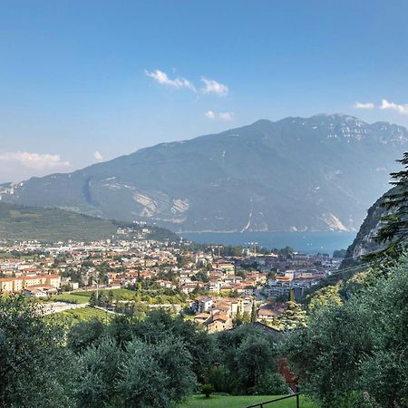 リーヴァ・デル・ガルダLa Terrazza Di Vincent Sul Gardaアパートメント エクステリア 写真