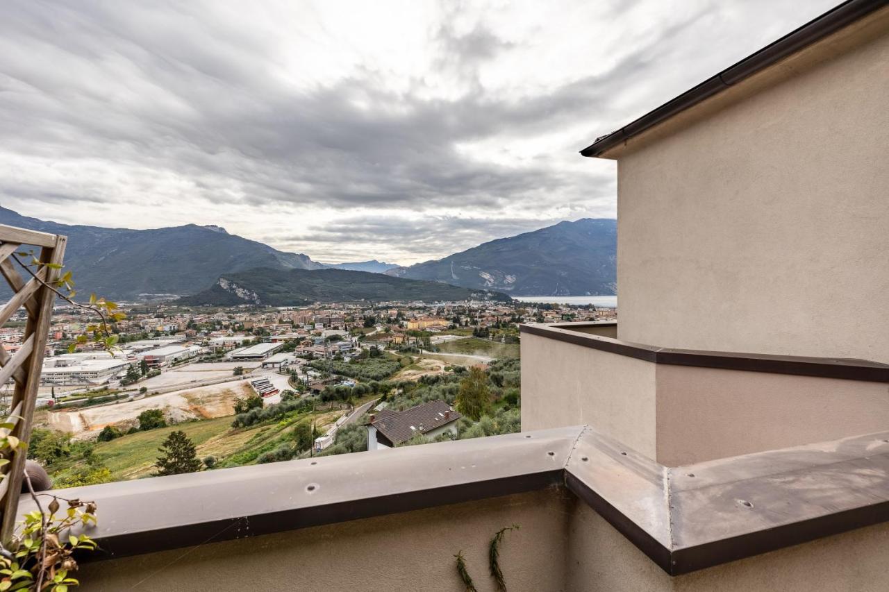 リーヴァ・デル・ガルダLa Terrazza Di Vincent Sul Gardaアパートメント エクステリア 写真