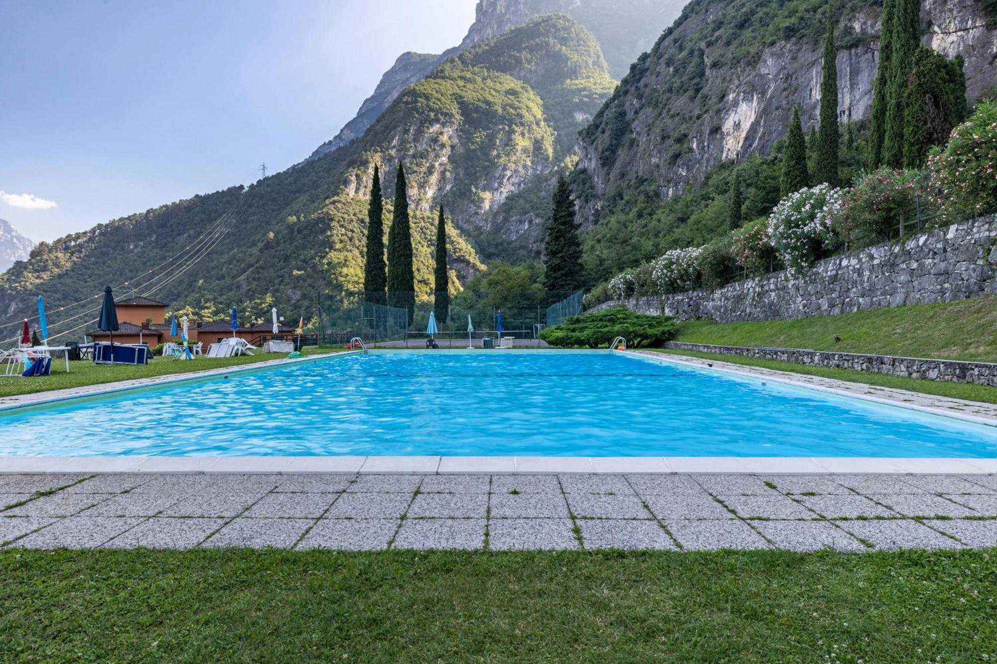 リーヴァ・デル・ガルダLa Terrazza Di Vincent Sul Gardaアパートメント エクステリア 写真