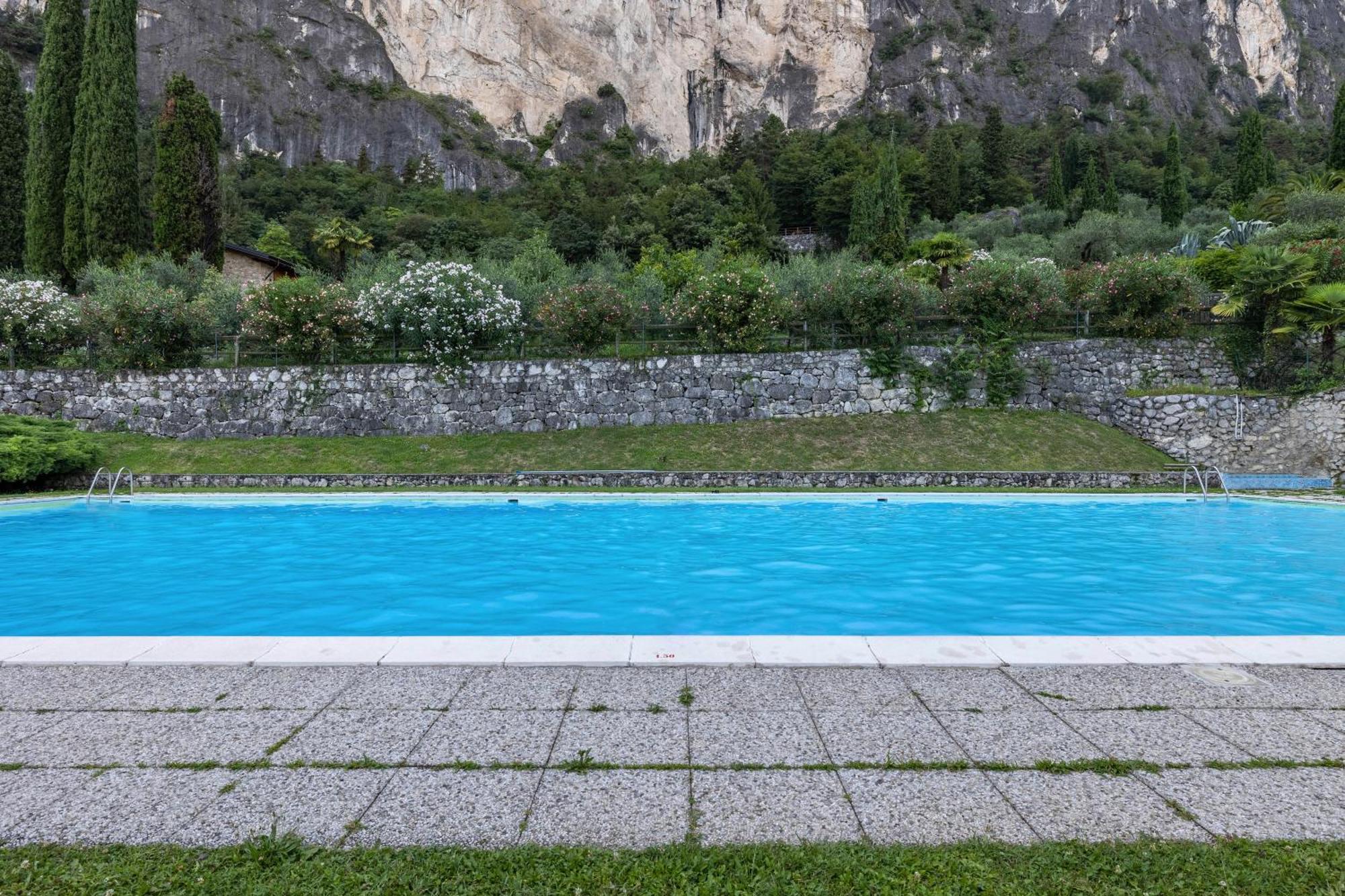 リーヴァ・デル・ガルダLa Terrazza Di Vincent Sul Gardaアパートメント エクステリア 写真